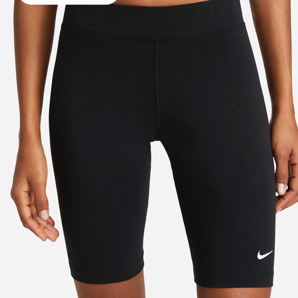 Nike Tight Fit Mid Rise Biker Shorts black